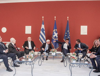 Προεδρικό: Τι συζήτησαν οι πολιτικοί αρχηγοί και το μήνυμα Παυλόπουλου